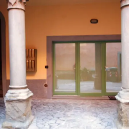La Rosa Scarlatta Atelier Бергамо